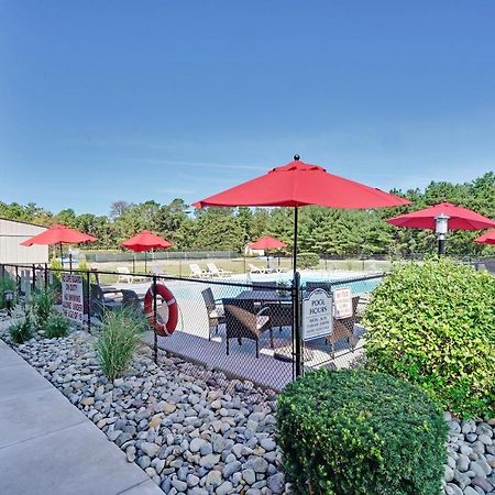 Blue Creek Inn Waretown Exterior photo